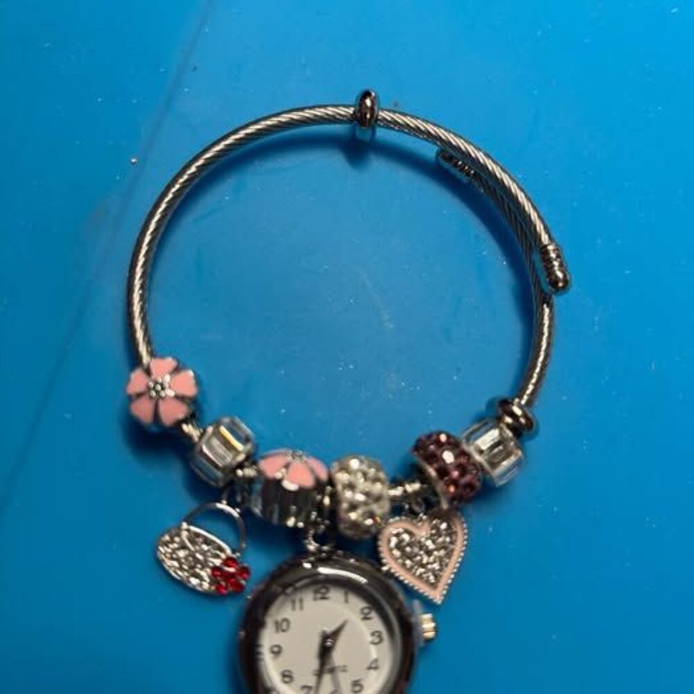 🎁🎁 Free shipping!! Charm Bracelet Watch – Decorative Beaded Accessory